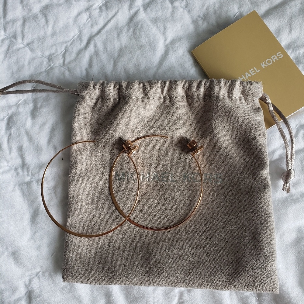 MICHAEL KORS HOOP EARRINGS